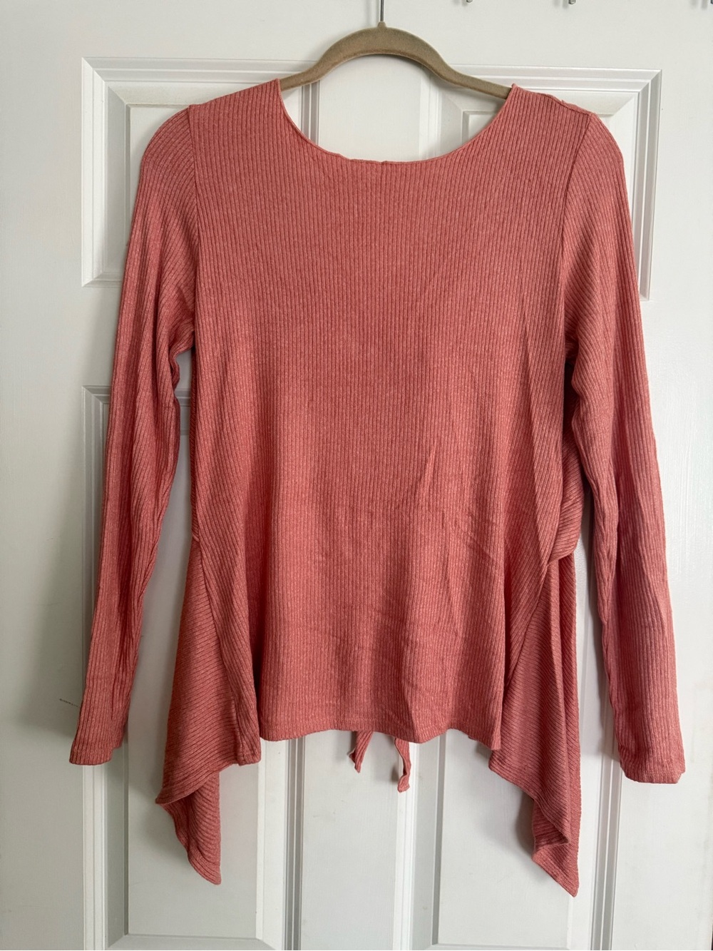 Red Haute NWT Tie-Back Ribbed Long Sleeve Top ~ Sz. M